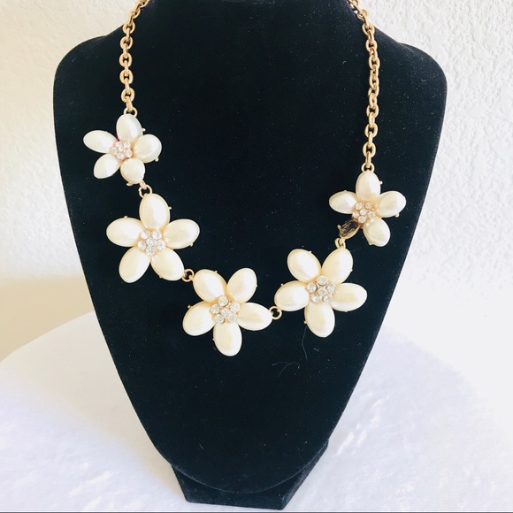 Charming Charlie Jewelry - Charming Charlie white gold flower petal necklace